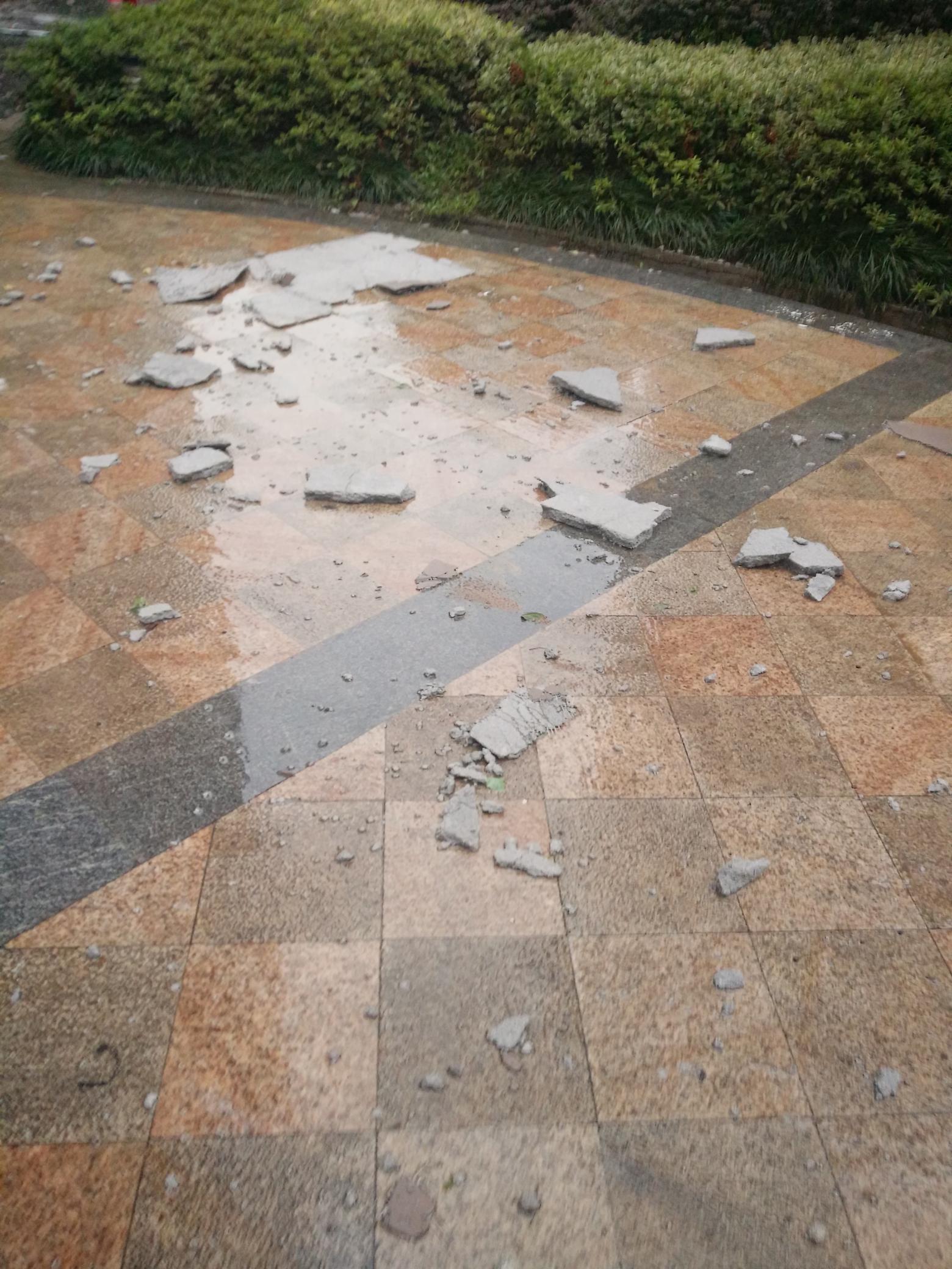 ���գ��Ϸ�ĳС�^(q��)�Ᵽ�؝M���w����ζŽ^�≦���،�Ó����